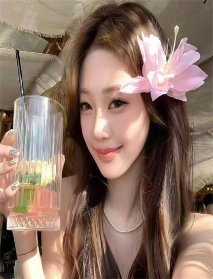 嗨1995媒体评价：主流媒体观点与专业影评解读